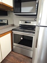 8801 Schneider Ave, Unit 5 in Highland, IN - Building Photo - Building Photo