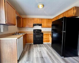 2126 Boston Terrace in Colorado Springs, CO - Foto de edificio - Building Photo