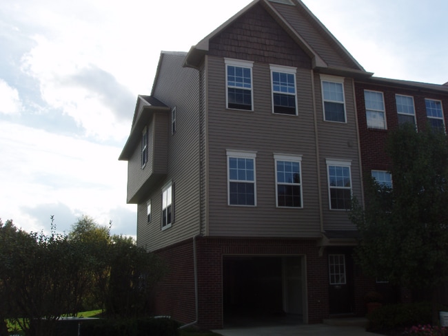 property at 2149 Knotty Pine Tr