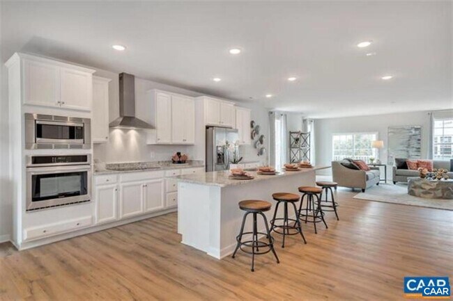 828 Wesley Ln in Charlottesville, VA - Foto de edificio - Building Photo