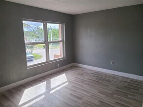 2775 NW 194th Terrace in Miami Gardens, FL - Building Photo - Building Photo