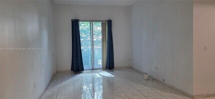 104 SW 9th St, Unit 206 in Miami, FL - Building Photo - Building Photo