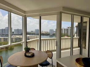 1000 E Island Blvd, Unit 1410 in Aventura, FL - Building Photo - Building Photo