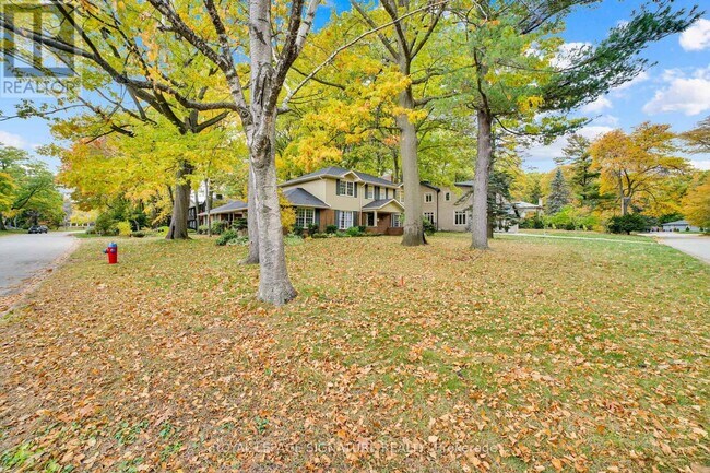 312 Dalewood Dr in Oakville, ON - Building Photo - Building Photo