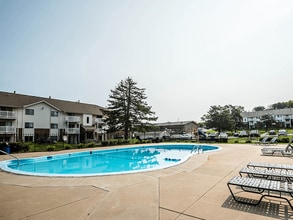 Pacific Winds in Omaha, NE - Building Photo - Building Photo