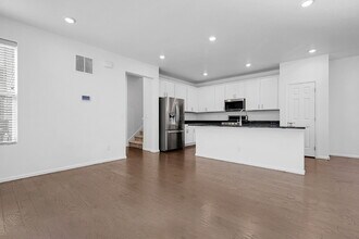 16580 E Virginia Ave in Aurora, CO - Foto de edificio - Building Photo