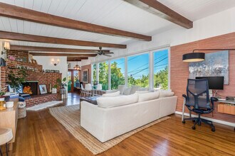 2385 Sunset Heights Dr in Los Angeles, CA - Building Photo - Building Photo