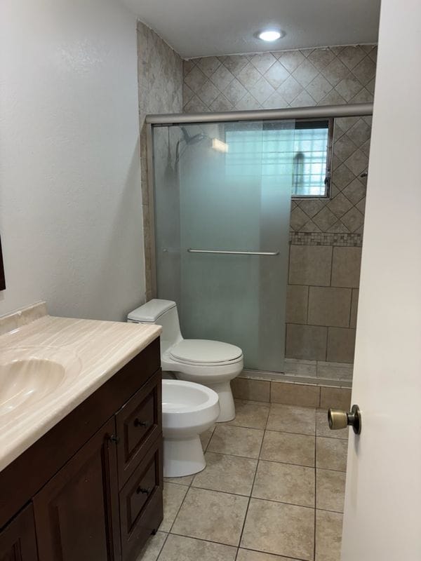 property at 846 W 31st St