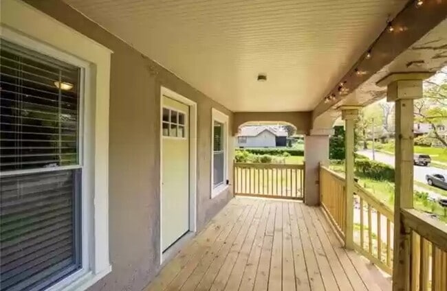 5519 Highland Ave in Kansas City, MO - Building Photo - Building Photo