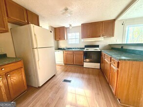 110 Little River Dr in Eatonton, GA - Building Photo - Building Photo