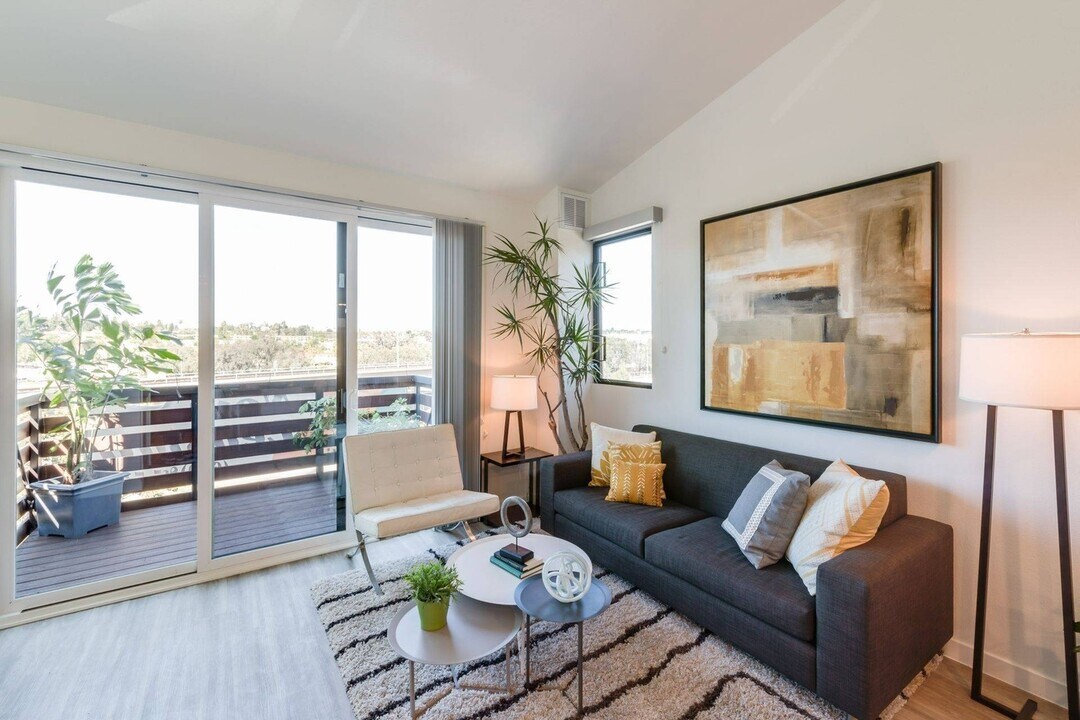 FiftyOne Baltimore at the Crossroads in La Mesa, CA - Building Photo