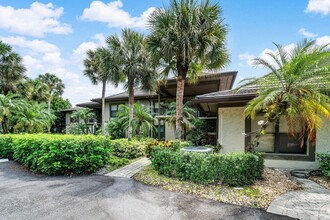 2730 Polo Island Dr in Wellington, FL - Building Photo - Building Photo