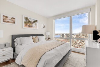 460 W 42nd St in New York, NY - Building Photo - Building Photo