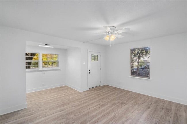 3207 Burleson Rd in Austin, TX - Building Photo - Building Photo