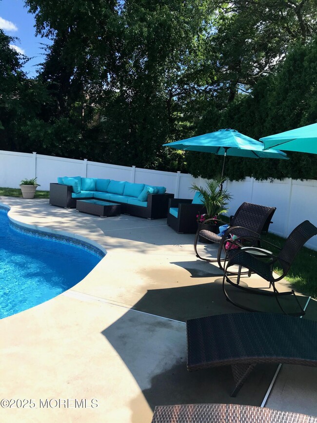 12 Whalepond Rd in Eatontown, NJ - Building Photo - Building Photo