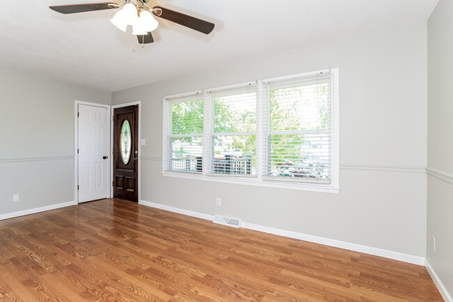 615 Kenwood Pl in Trenton, OH - Building Photo - Building Photo