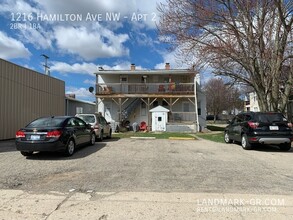 1216 Hamilton Ave NW in Grand Rapids, MI - Building Photo - Building Photo