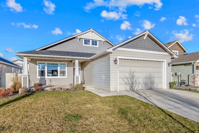 property at 3041 W Pascal Dr