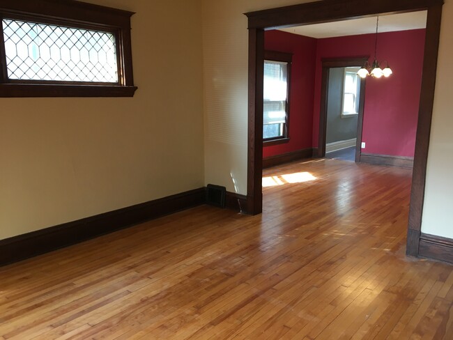 832 Jenifer St, Unit 1 in Madison, WI - Foto de edificio - Building Photo