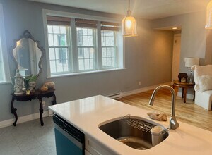 19 Leroy Pl, Unit 2C in Red Bank, NJ - Building Photo - Building Photo
