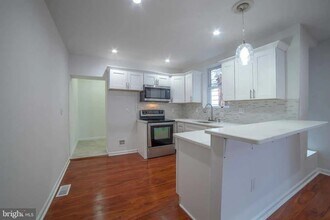 104 S 62nd St in Philadelphia, PA - Building Photo - Building Photo