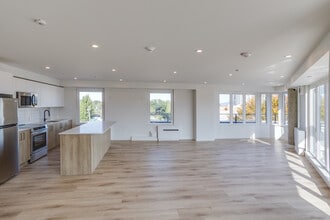 Cedar Lane in Vancouver, BC - Building Photo - Interior Photo