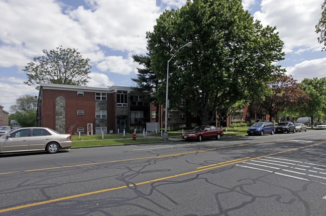 Cleveland Apartments in Orange, NJ - Foto de edificio - Building Photo