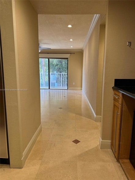 9301 SW 92nd Ave, Unit B212 in Miami, FL - Building Photo - Building Photo