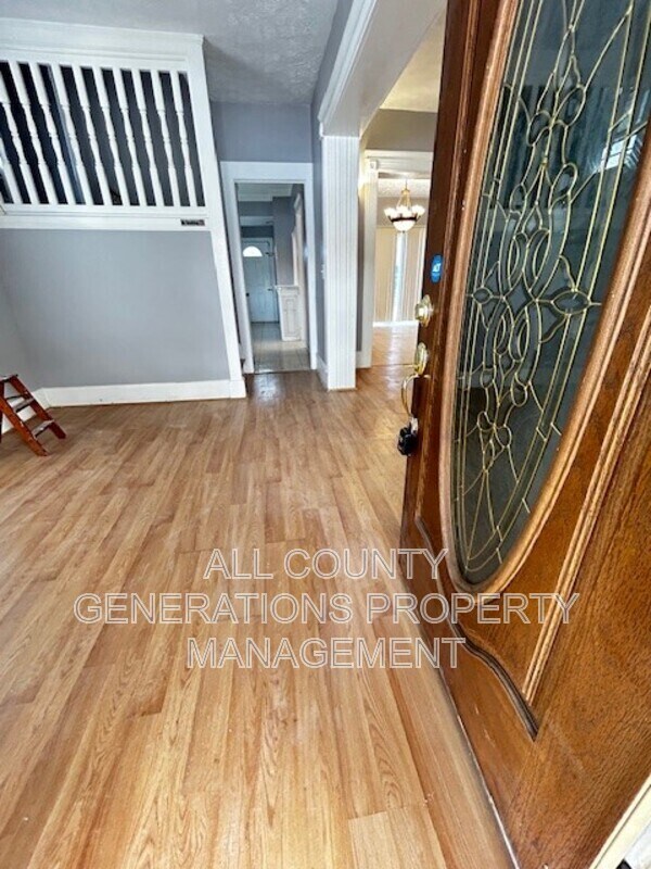 1361 E 43rd St in Cleveland, OH - Building Photo - Building Photo