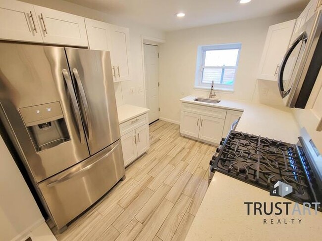 property at 220 W Duval St