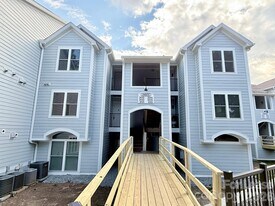 18801 Nautical Dr in Cornelius, NC - Building Photo