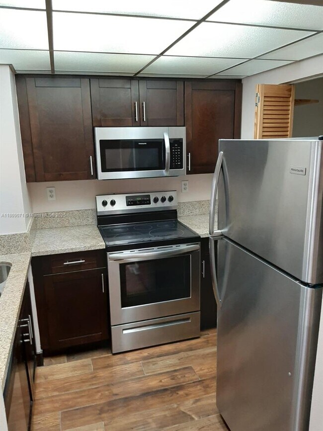 800 N Miami Ave, Unit 1001 in Miami, FL - Building Photo - Building Photo