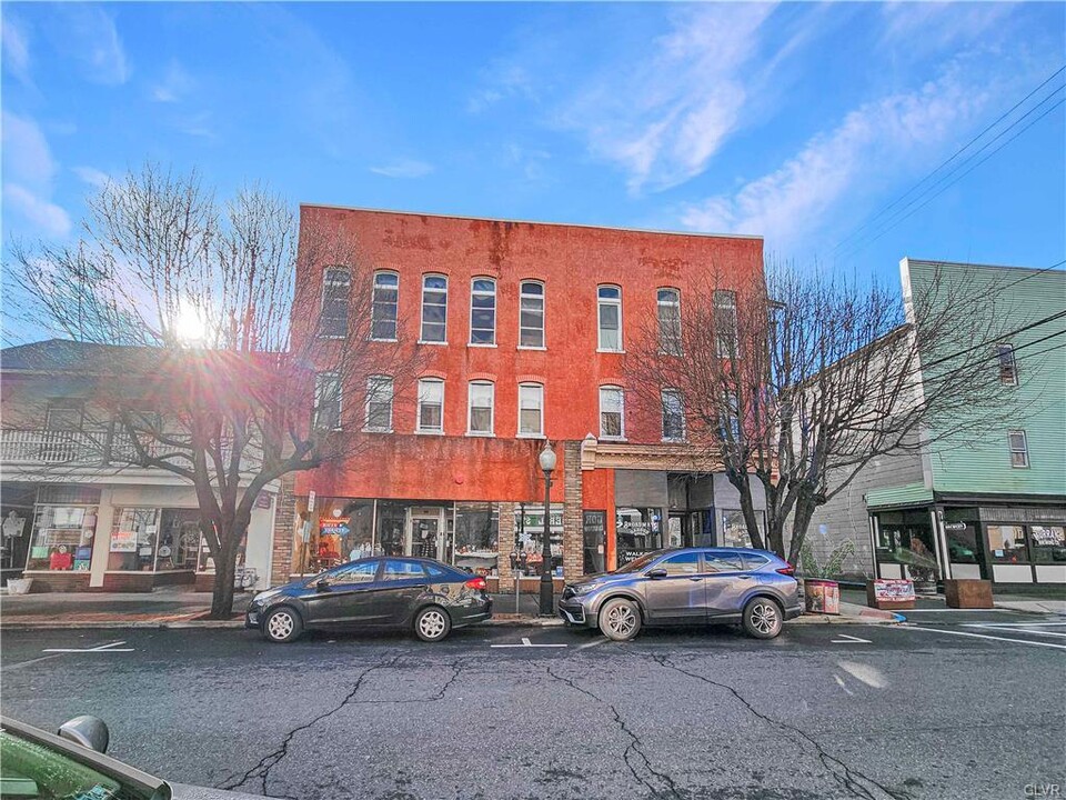 42 Broadway in Bangor, PA - Building Photo