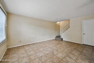 5406 W Sheena Dr in Glendale, AZ - Building Photo - Building Photo