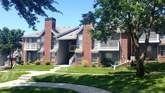 Peppertree Apartments Merriam in Overland Park, KS - Building Photo