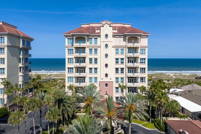 Carlton Dunes Condominiums in Fernandina Beach, FL - Building Photo - Building Photo