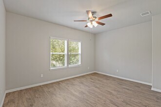 13514 Axel Ln in Houston, TX - Foto de edificio - Building Photo