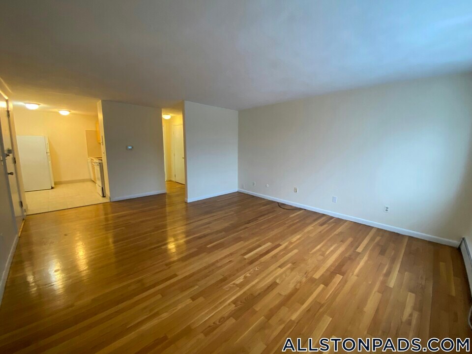 88 Gardner St, Unit 21 in Boston, MA - Building Photo