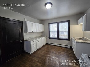 1935 Glenn Dr in North Chicago, IL - Building Photo - Building Photo