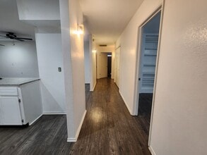 678 W Henderson Ave in Porterville, CA - Building Photo - Building Photo