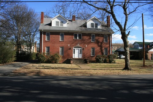 106 N Houston St in Athens, AL - Building Photo