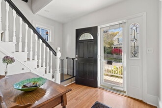 6 Rowell Ave in Beverly, MA - Foto de edificio - Building Photo