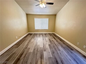 1201 Bainberry Ridge Ln in Las Vegas, NV - Foto de edificio - Building Photo