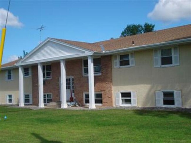 705 3rd St in Monticello, MN - Building Photo - Building Photo