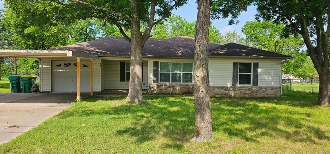 property at 408 S Andrews Dr