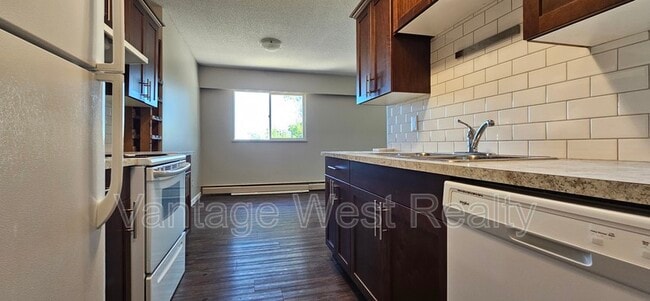 235 Husch Rd in Kelowna, BC - Building Photo - Building Photo