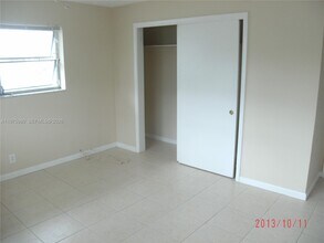 2127 Van Buren St in Hollywood, FL - Building Photo - Building Photo