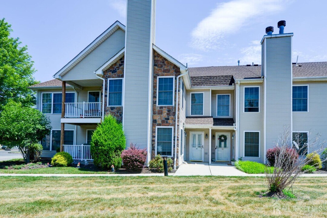 38 Lackland Ave in Piscataway, NJ - Building Photo
