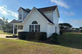 1229 Ashmoor Ln in Winterville, NC - Building Photo