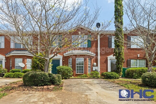 5876 Strathmoor Manor Cir